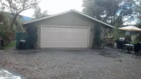 39256 John West Rd, Oakhurst, CA 93644