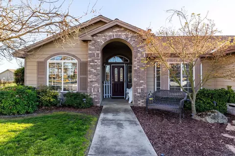 2590 Lingonberry, Kingsburg, CA 93631