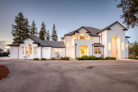 11892 E Princeton Ave, Sanger, CA 93657