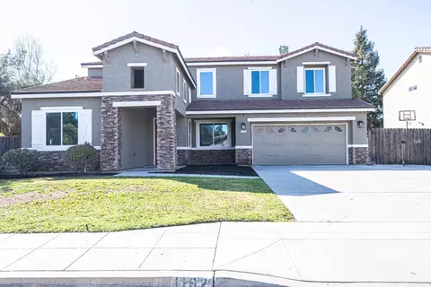 1192 Carson, Clovis, CA 93611