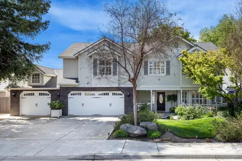 692 N Harvard Ave, Clovis, CA 93611