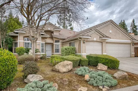 4604 W Rio Bravo Dr, Fresno, CA 93722