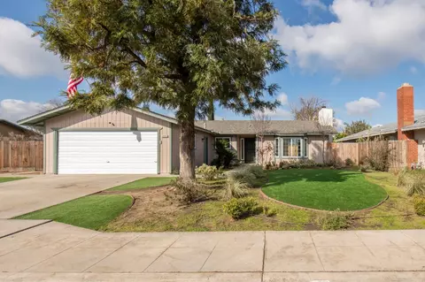 2946 Miami Ave, Clovis, CA 93611