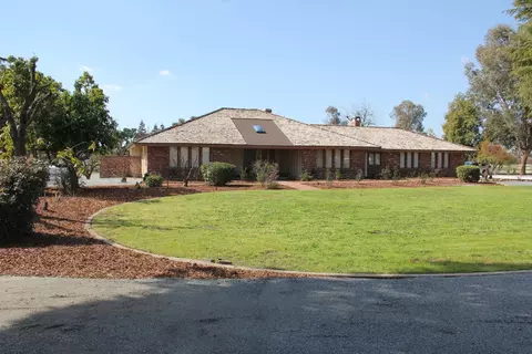 1945 N Armstrong, Fresno, CA 93727