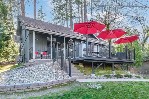 40670 Foxboro Ct, Bass Lake, CA 93604