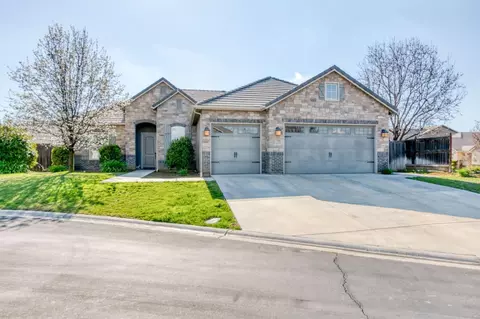 4243 N Meadowlark Ct, Clovis, CA 93619