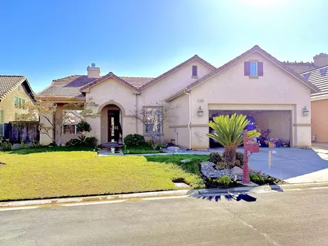 10849 E Clearwater Way, Clovis, CA 93619