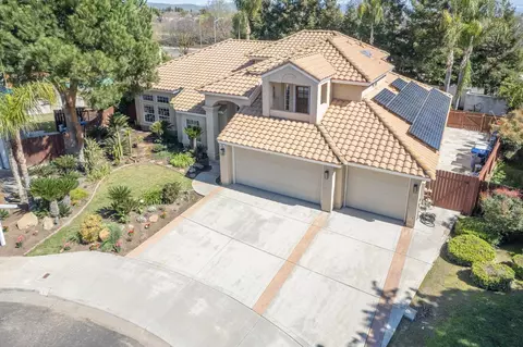 987 N Rogers Ave, Clovis, CA 93611