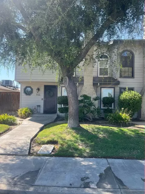 511 S Del Norte Ave, Kerman, CA 93630