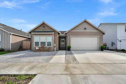 3117 E Howard Ave, Visalia, CA 93292
