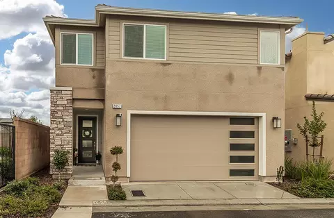 2057 N Rogers Ln, Clovis, CA 93619 photo 1