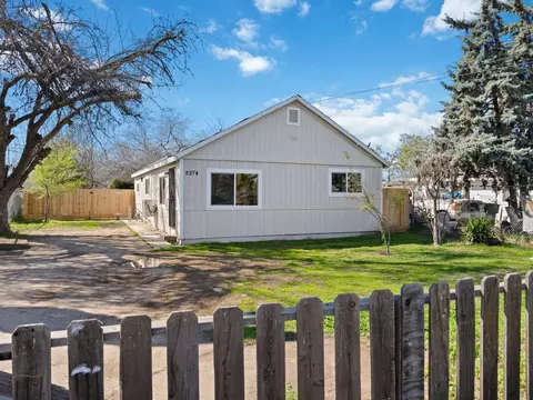 2574 S Rowell Ave, Fresno, CA 93725