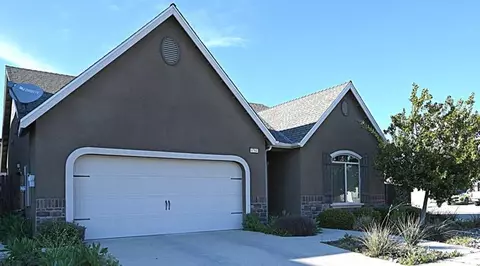 6764 E Redlands Ave, Fresno, CA 93727