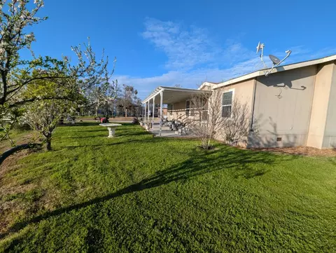 33073 Antelope Ln, Yokuts Valley, CA 93675