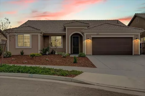 3440 N Atwood Ct, Visalia, CA 93291