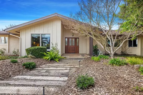 13241 E Saginaw Way, Sanger, CA 93657
