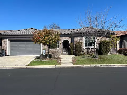 1732 E Calle Verde Way, Fresno, CA 93730