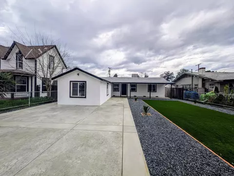 1017 N Stevenson St, Visalia, CA 93291