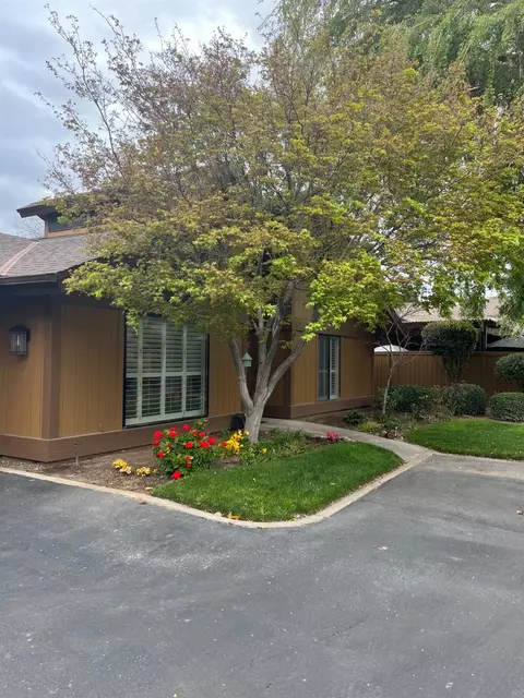 6260 N Palm Ave #135, Fresno, CA 93704