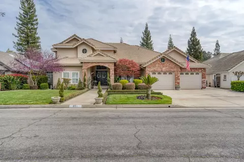 851 E Country View Cir, Fresno, CA 93730
