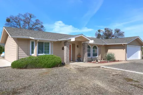 29878 Deer Trail Ln, Coarsegold, CA 93614