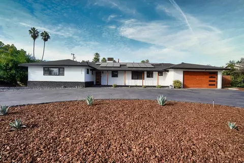 1112 W Roberts Ave, Fresno, CA 93711