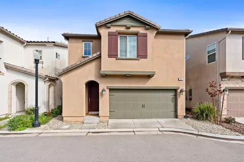 965 Thurman Way W, Madera, CA 93636