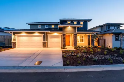 8071 Sierra Ct, Friant, CA 93626