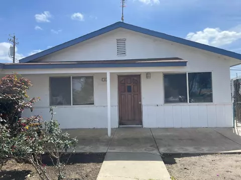 17069 Myrtle Ave, Huron, CA 93234