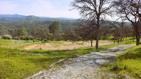 111 Big River Way, Coarsegold, CA 93614