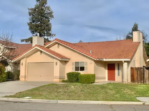 8774 N Barton Ave, Fresno, CA 93720