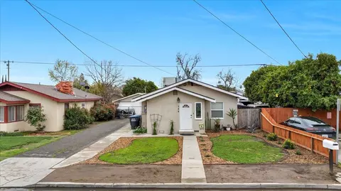 549 E Tulare Ave, Visalia, CA 93292
