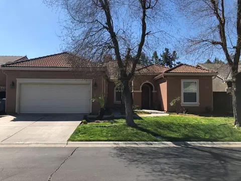 10865 Bernadine Ave, Clovis, CA 93619 photo 1
