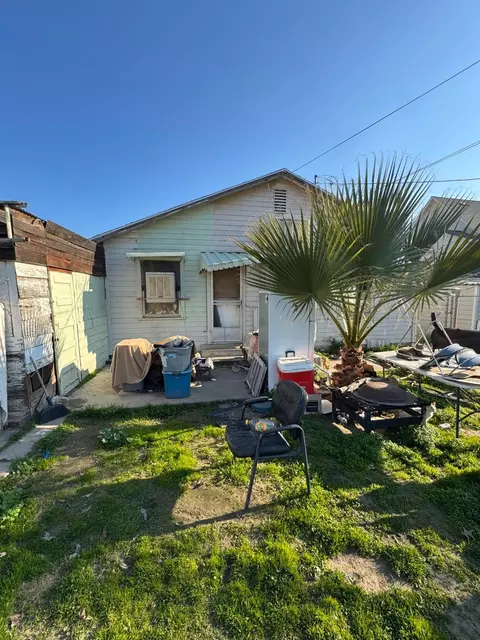2055 Orange Ave, Selma, CA 93662
