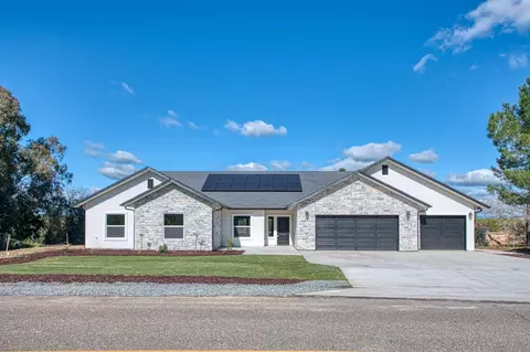 11271 Mountain View Dr, Madera, CA 93636