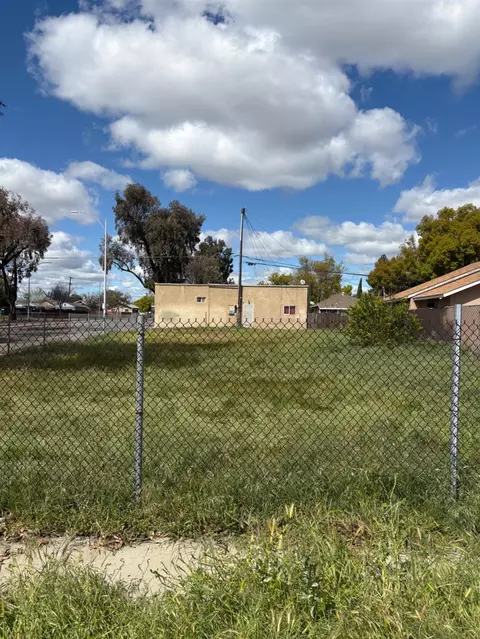 3101 Illinois, Fresno, CA 93702