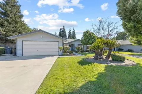 2425 Sarah Cir, Selma, CA 93662 photo 1