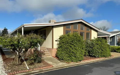 581 N Crawford Ave #144, Dinuba, CA 93618