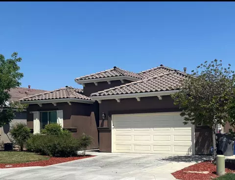 289 S Timberline Dr, Madera, CA 93637