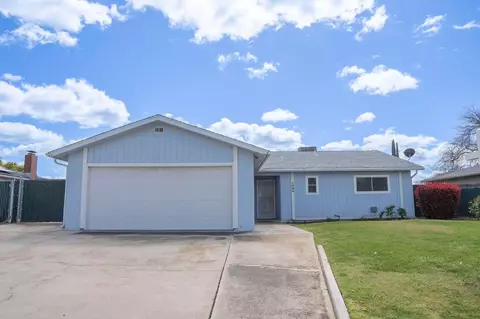 1696 Griffith Ave, Clovis, CA 93611