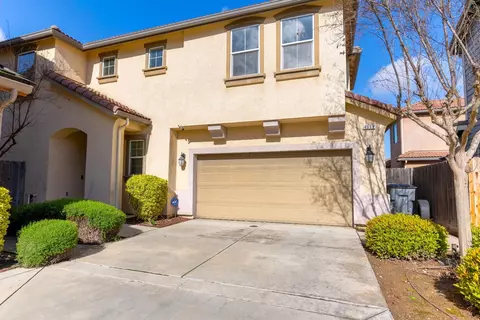 4309 W Pinsapo Dr, Fresno, CA 93722