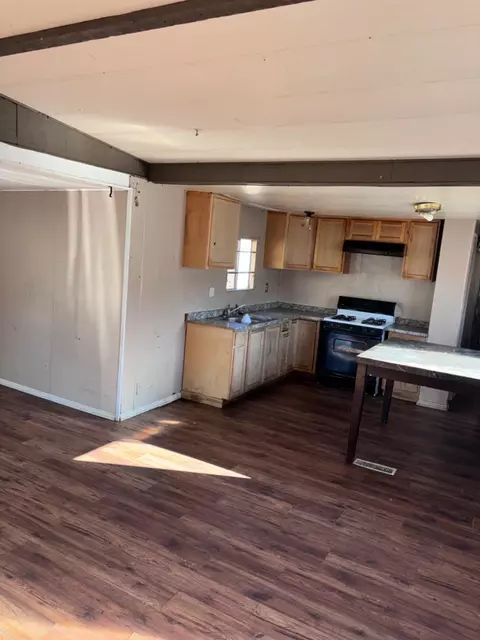 520 Sullivan St #27, Coalinga, CA 93210