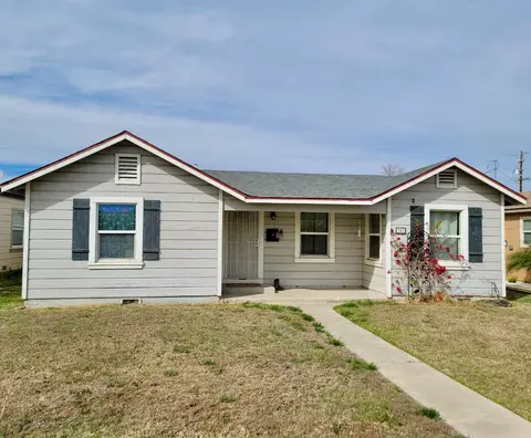 347 Coolidge St, Coalinga, CA 93210