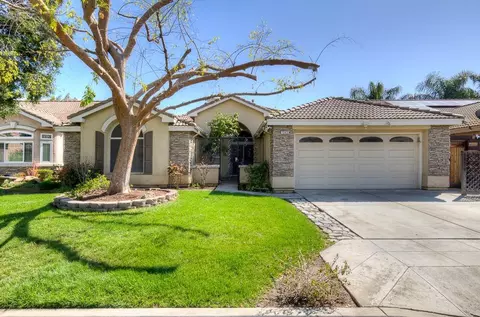 7542 N Ellendale Ave, Fresno, CA 93722