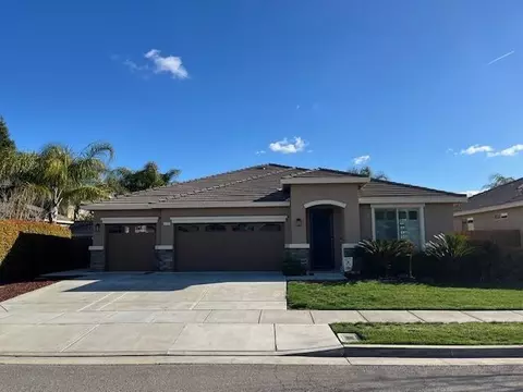 3133 W Clinton Ct, Visalia, CA 93291