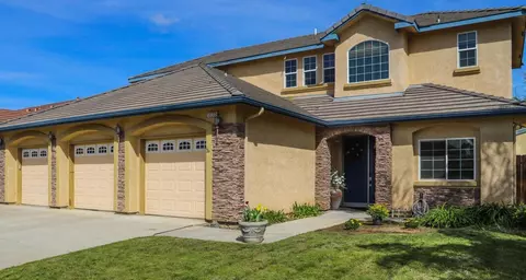2732 Atchison Ave, Sanger, CA 93657