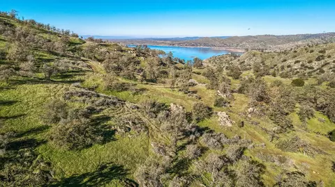 1 Sky Harbour Rd, Friant, CA 93626