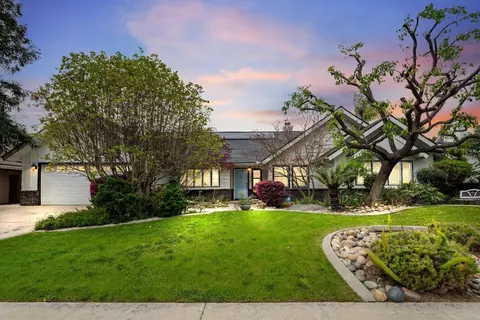 1105 N Cindy St, Visalia, CA 93291