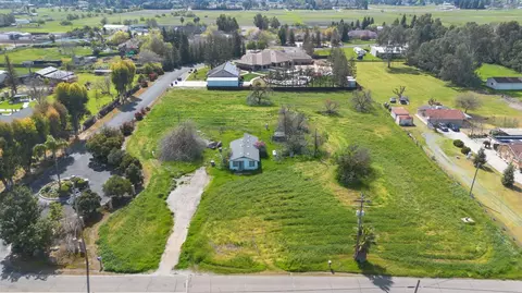 8045 E Alluvial Ave, Clovis, CA 93619