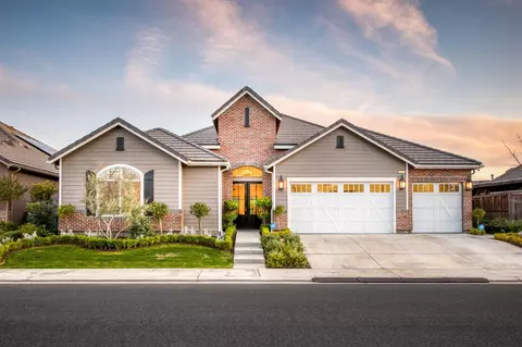 2389 E Cade Ave, Fresno, CA 93730